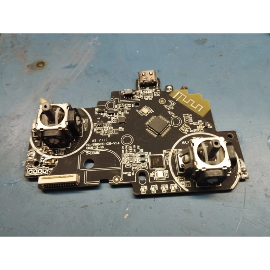 Wymiana analogów Hall Effect w Kontrolerze Nintendo Switch PRO Controller